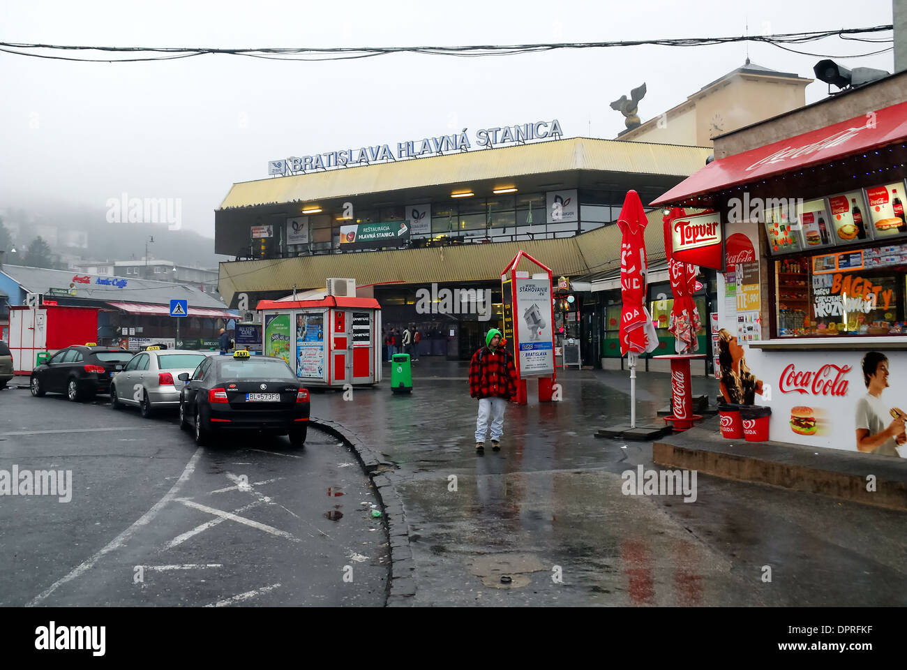 Bratislava Hauptbahnhof (Hlavna Stanica). Hlavna Stanica ist der Hauptbahnhof von Bratislava. Stockfoto