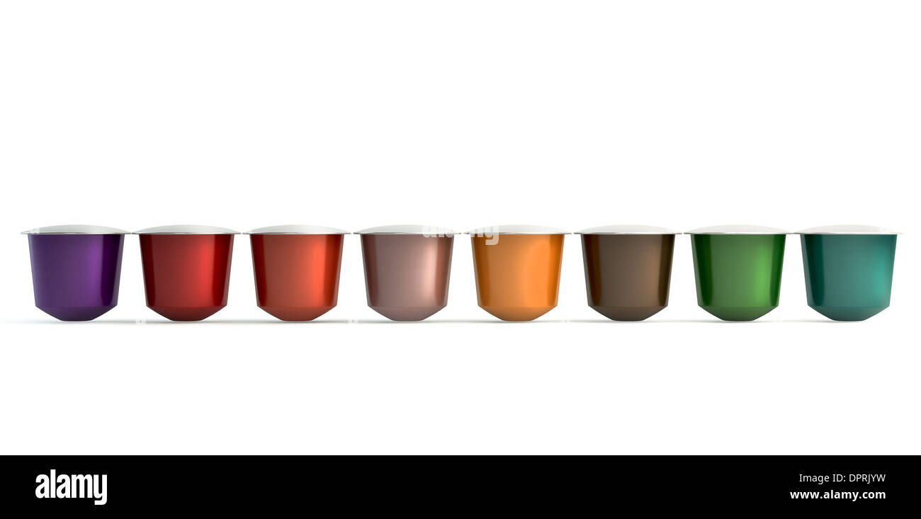 Eine Sammlung von bunten instant-Espresso-Kaffee-Kapseln mit Folie auf einem weißen Hintergrund versiegelt Stockfoto