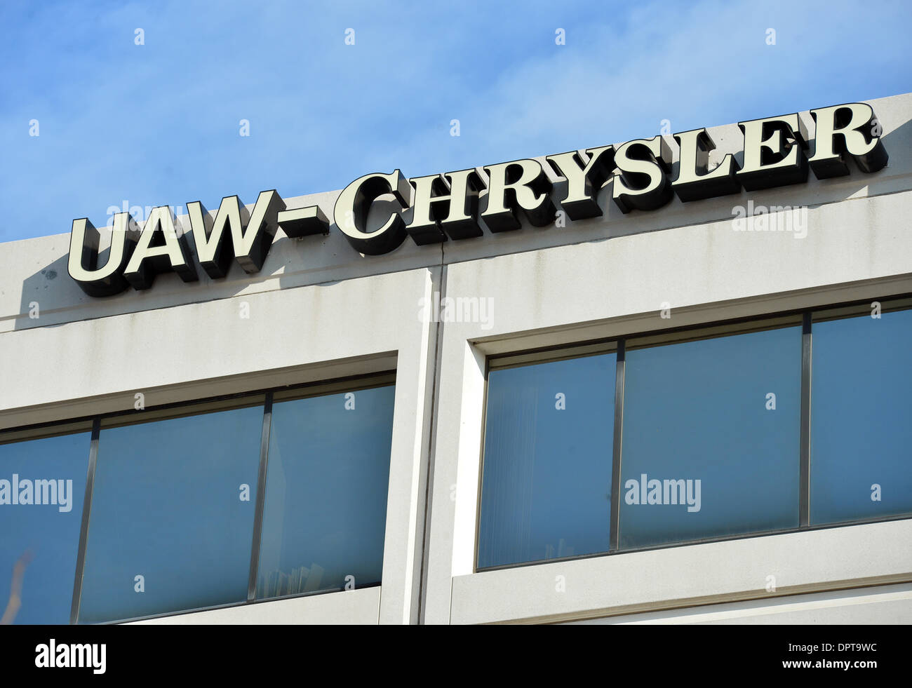 Detroit, USA. 12. Januar 2014. Blick auf das Logo der uns Amercian Auto Union UAW-Chrysler im National Training Center (NTC) in Detroit, USA, 12. Januar 2014. Foto: ULI DECK/DPA/Alamy Live-Nachrichten Stockfoto