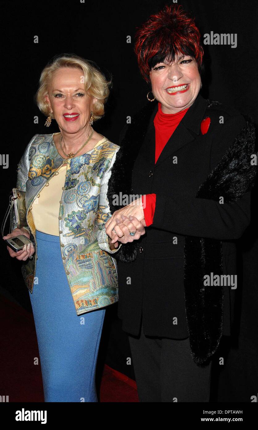 '' Kabarett im Schloss '' im Magic Castle in Hollywood, CA 03.03.2009... Bild: Tippi Hedren und Jo Anne Worley... Foto: Scott Kirkland / Globe Fotos... K61127SK (Kredit-Bild: © Scott Kirkland/Globe Photos/ZUMAPRESS.com) Stockfoto