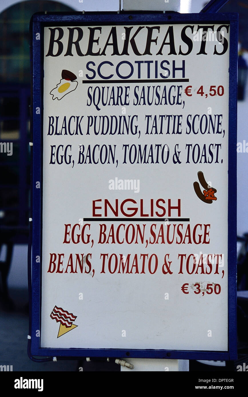 Englische und schottische Frühstück Zeichen. Albufeira, Algarve. Portugal Stockfoto
