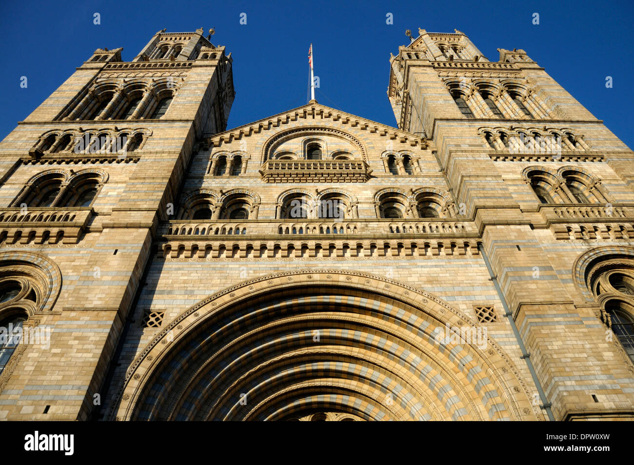 London, England, Vereinigtes Königreich. Natural History Museum (1880; Francis Fowke / Alfred Waterhouse) Cromwell Road, South Kensington. Fassade. Stockfoto