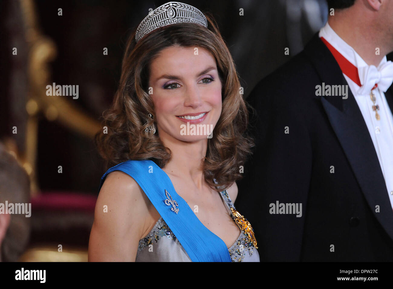 27. April 2009 - Madrid, Madrid, Spanien - Königspalast. Prinzessin LETIZIA von Spanien besucht ein Gala-Dinner zu Ehren des französischen Präsidenten im The Royal Palace, am 27. April 2009 in Madrid, Spanien (Credit-Bild: © Jose Perez Gegundez/ZUMA drücken) Stockfoto