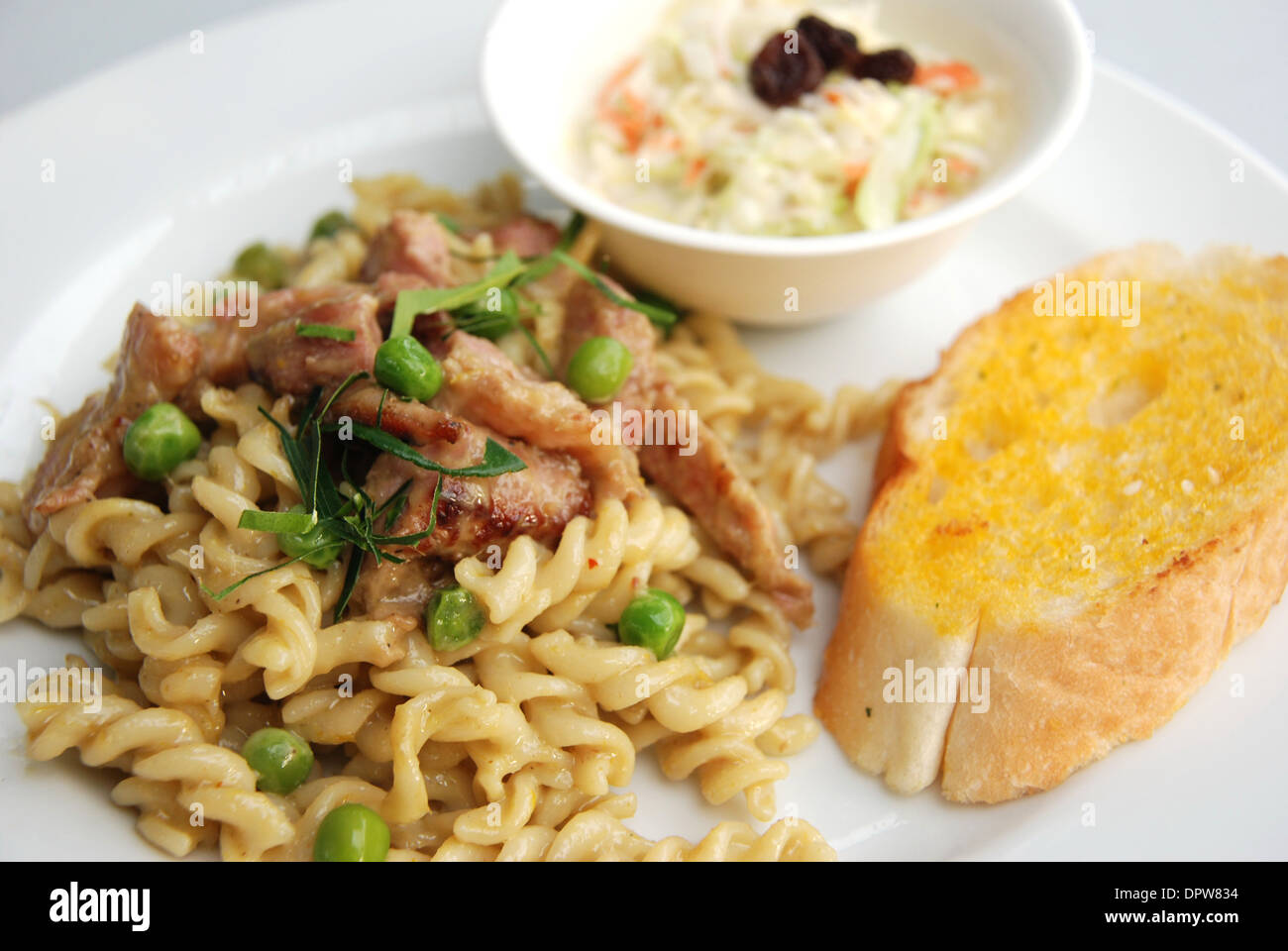 Fusilli-würzige grüne Curry-Sauce Thai Fusion-food Stockfoto