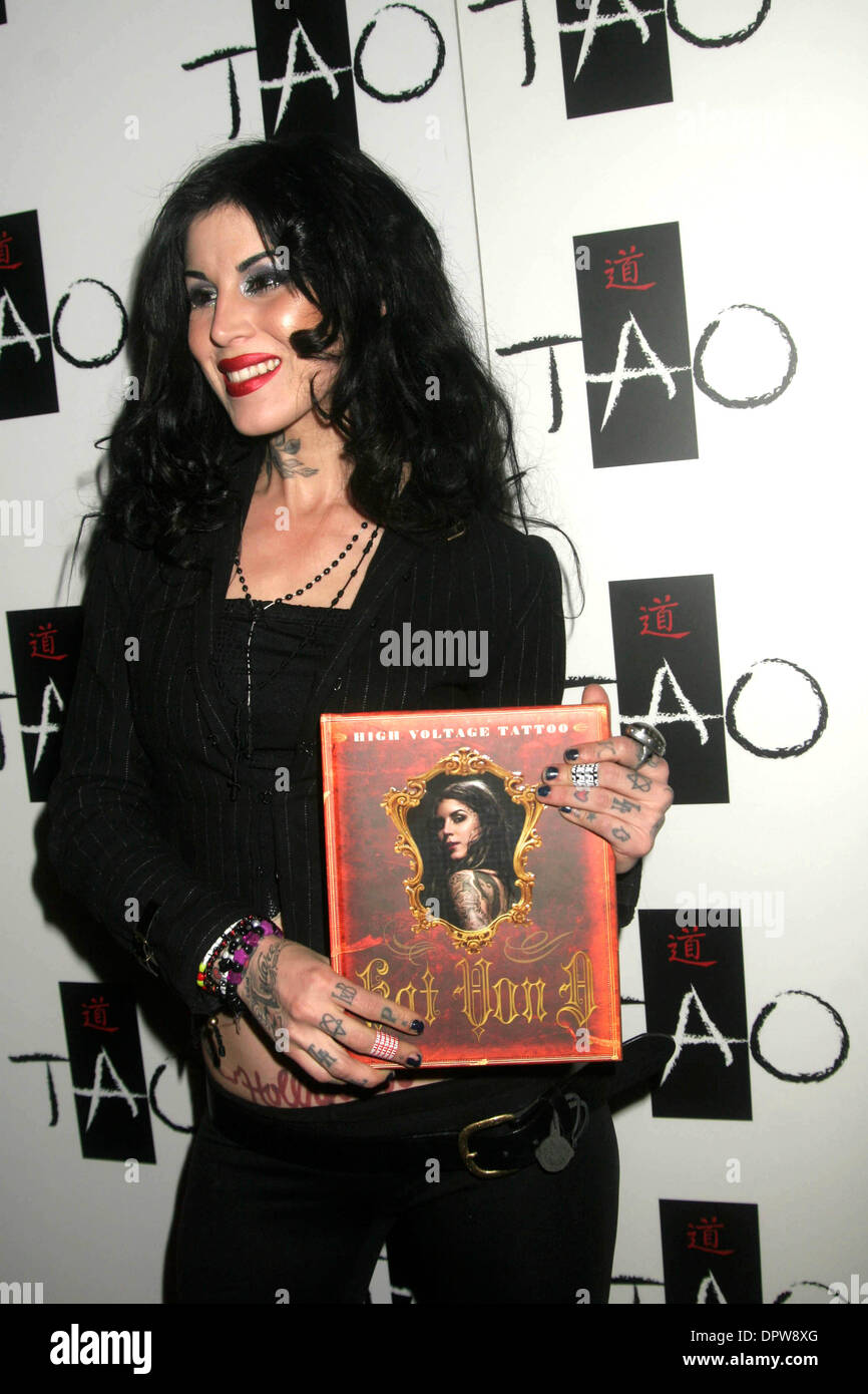 K60873EG. KAT VON D HÄLT EINE PARTY FÜR IHR BUCH "HIGH VOLTAGE TATTOO'' RESTAURANT TAO IM INNEREN DAS VENETIAN RESORT AND CASINO, LAS VEGAS NV 02-05-2009.PHOTO VON ED GELLER-GLOBE FOTOS. KAT VON D (Kredit-Bild: © Ed Geller/Globe Photos/ZUMAPRESS.com) Stockfoto