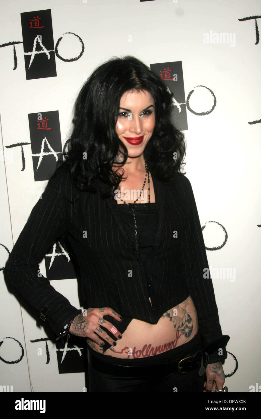 K60873EG. KAT VON D HÄLT EINE PARTY FÜR IHR BUCH "HIGH VOLTAGE TATTOO'' RESTAURANT TAO IM INNEREN DAS VENETIAN RESORT AND CASINO, LAS VEGAS NV 02-05-2009.PHOTO VON ED GELLER-GLOBE FOTOS. KAT VON D (Kredit-Bild: © Ed Geller/Globe Photos/ZUMAPRESS.com) Stockfoto