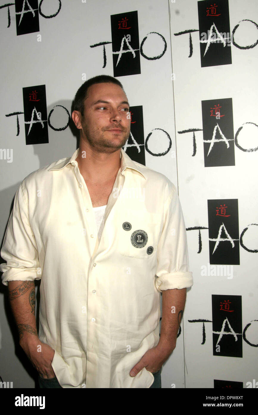 K60873EG. KAT VON D HÄLT EINE PARTY FÜR IHR BUCH "HIGH VOLTAGE TATTOO'' RESTAURANT TAO IM INNEREN DAS VENETIAN RESORT AND CASINO, LAS VEGAS NV 02-05-2009.PHOTO VON ED GELLER-GLOBE FOTOS. KEVIN FEDERLINE (Kredit-Bild: © Ed Geller/Globe Photos/ZUMAPRESS.com) Stockfoto