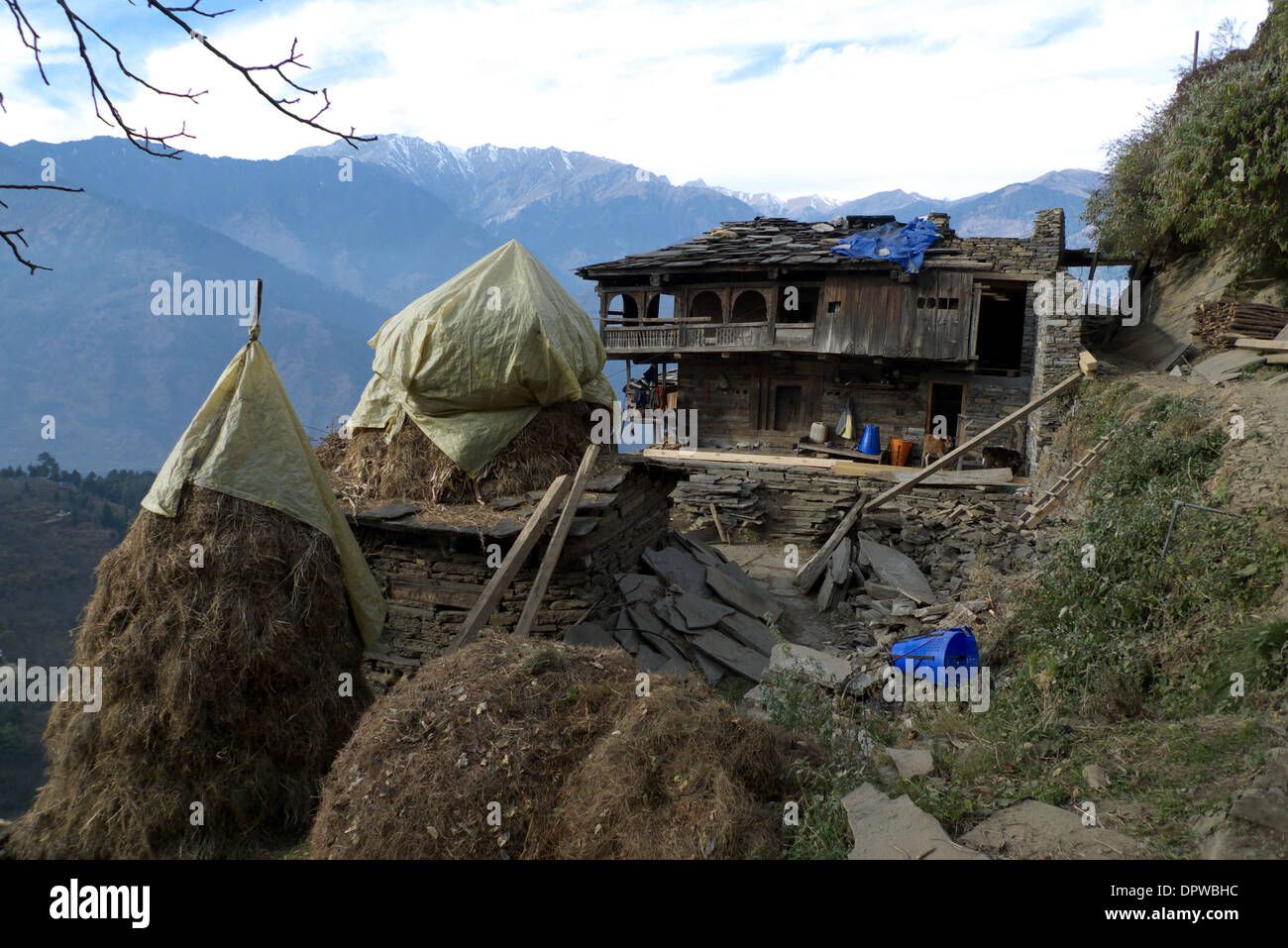 Rumsu in der Nähe von Naggar, Kullu-Tal, Himachal Pradesh, N. Indien. Stockfoto