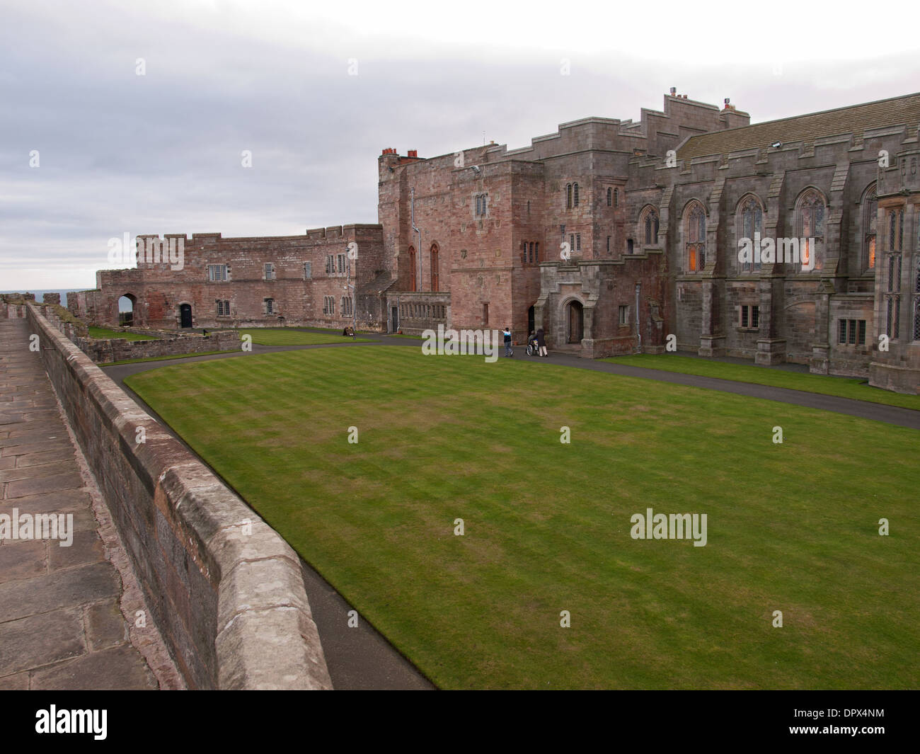 Die inneren Ward Bamburgh Castle Northumberland England UK Stockfoto