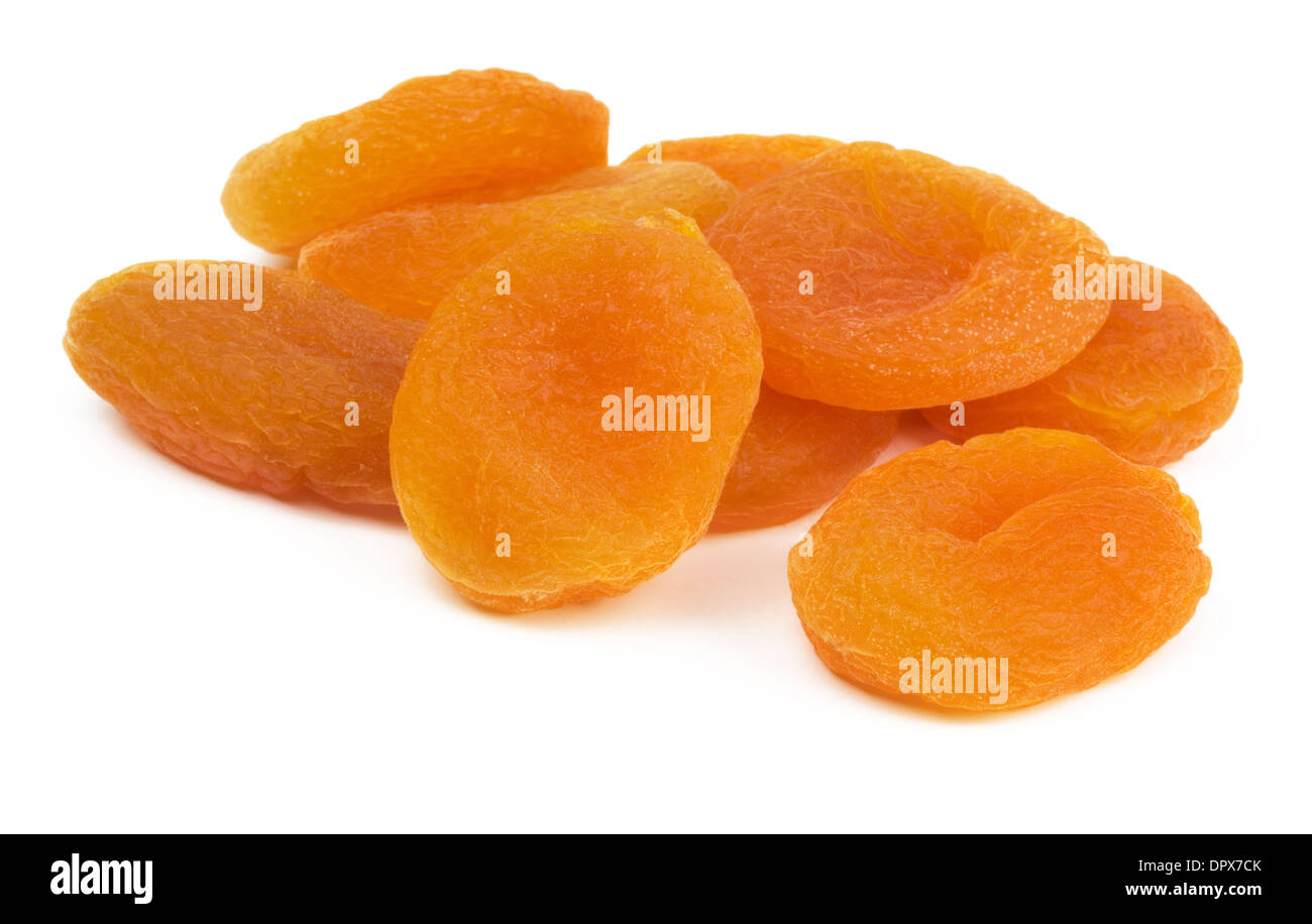 Reife süße, getrocknete Aprikosen, isoliert auf weiss Stockfoto