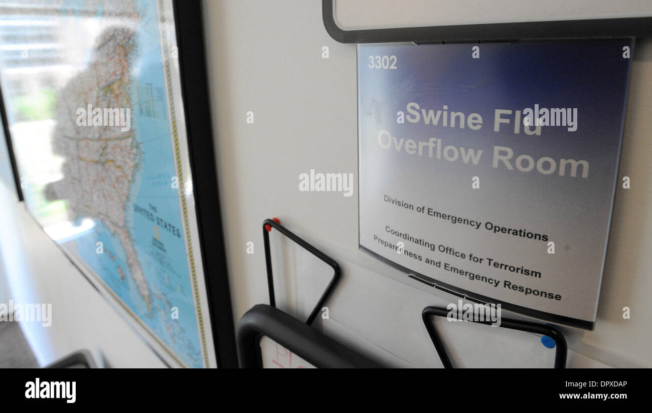 27. April 2009 - Atlanta, Georgia, haben USA - Gesundheitsbehörden bei der Centers for Disease Control and Prevention Spezialräume eingerichtet, der Ausbruch der Schweinegrippe aus ihren Emergency Operations Center in Atlanta, Georgia zu überwachen. Mehr als 226 Schweinegrippe-Fälle wurden in 30 Staaten in den Vereinigten Staaten ab dem 4. Mai 2009 bestätigt. Die Ergebnisse sind weitere Labortests endlich throu Stockfoto