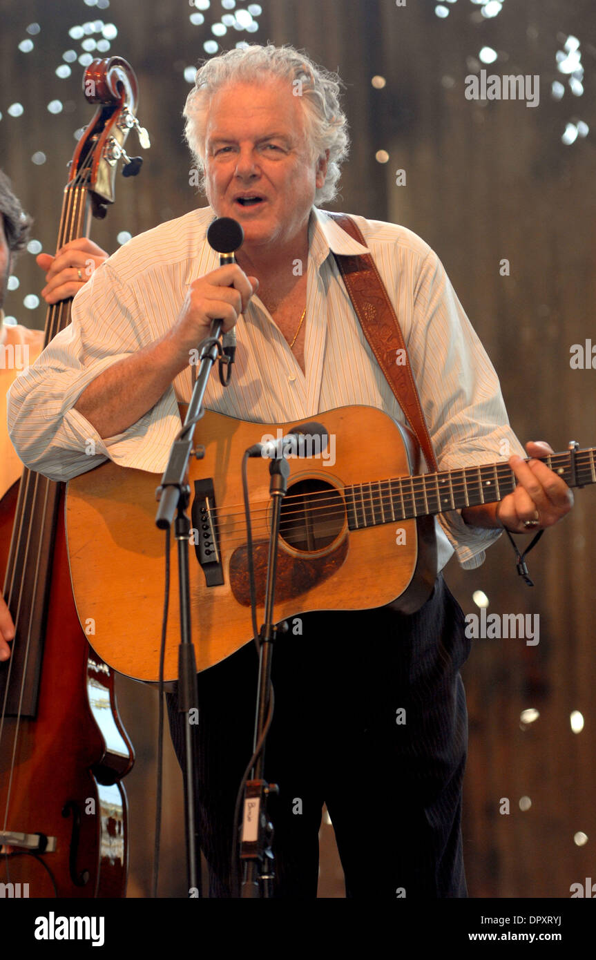 26. April 2009 - Indio, Kalifornien; USA - Gitarrist PETER ROWAN führt live im Feld Empire Polo im Rahmen von Stagecoach Country Music Festival 2009.  Das zweitägige multi-Stage Festival zieht Tausende von verschiedener Künstler auf drei verschiedenen Bühnen zu sehen.  Copyright 2009 Jason Moore. (Kredit-Bild: © Jason Moore/ZUMA Press) Stockfoto