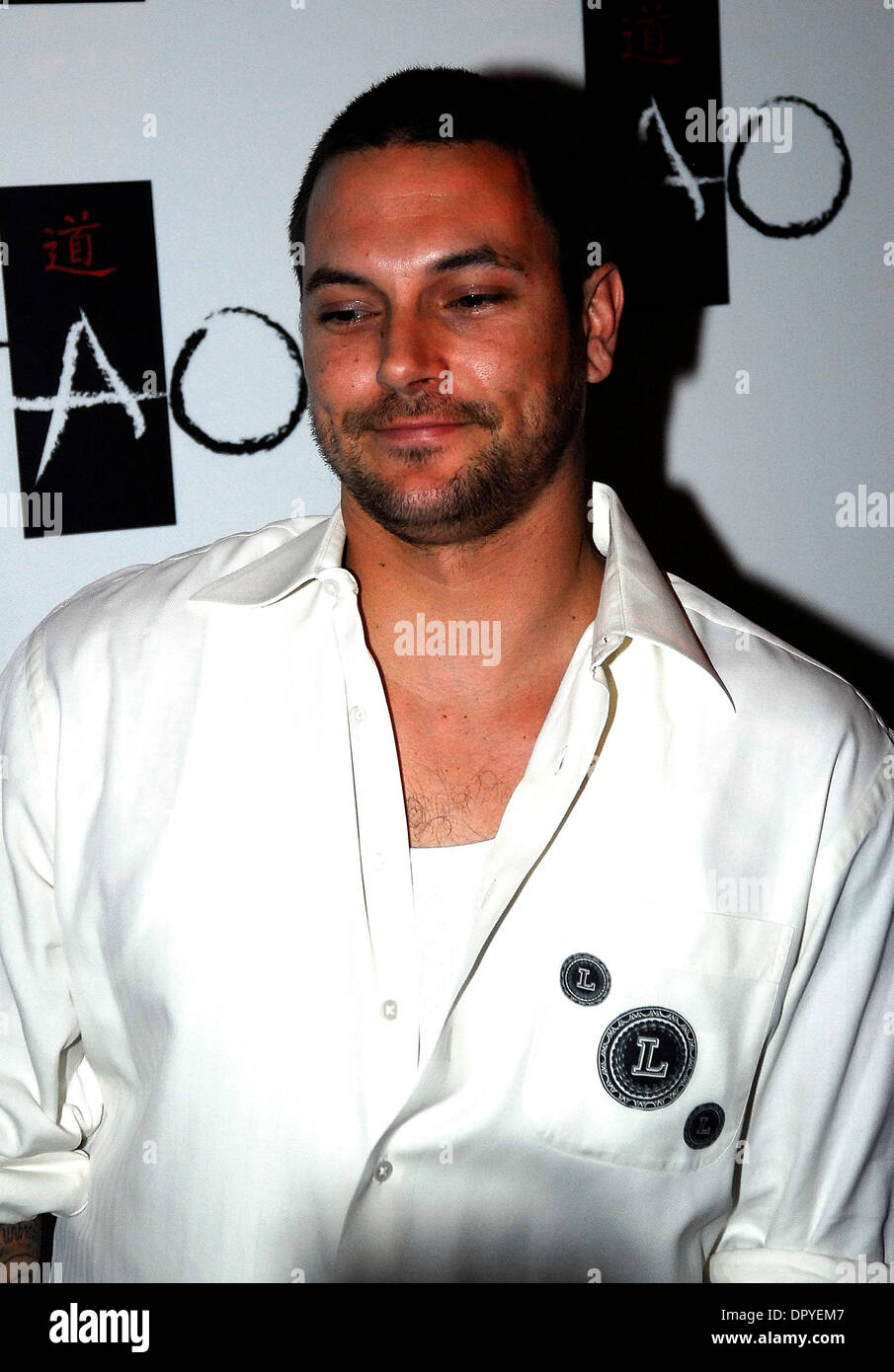 5. Februar 2009 - Las Vegas, NV, USA - Schauspieler/Tänzer KEVIN FEDERLINE im Tao Nachtclub für KAT VON D-Buch "High Voltage Tattoo"-release-Party. Stockfoto