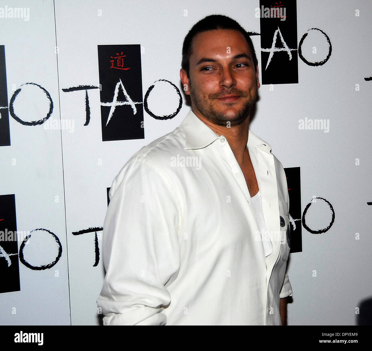 5. Februar 2009 - Las Vegas, NV, USA - Schauspieler Tänzer KEVIN FEDERLINE im Tao Nachtclub für "High Voltage Tattoo" in Las Vegas-release-Party.  (Kredit-Bild: © Valerie Nerres/ZUMA Press) Stockfoto