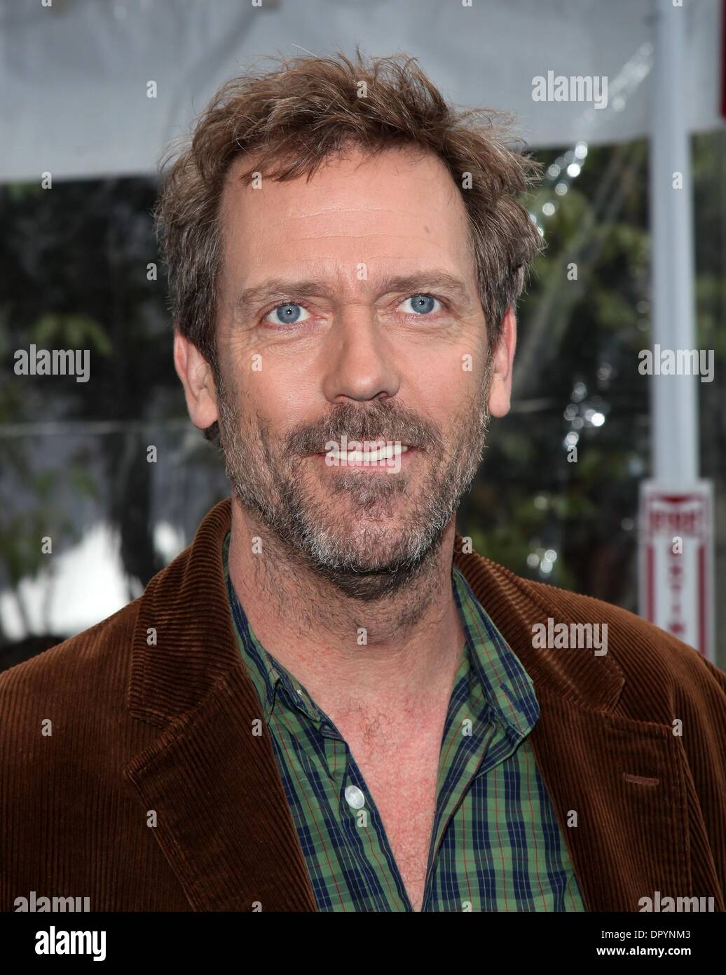 22. März 2009 statt - Universal City, Kalifornien, USA - Schauspieler HUGH LAURIE Ankunft in "Monsters VS Aliens" Los Angeles Premiere im Gibson Amphitheatre. (Kredit-Bild: © Lisa O'Connor/ZUMA Press) Stockfoto