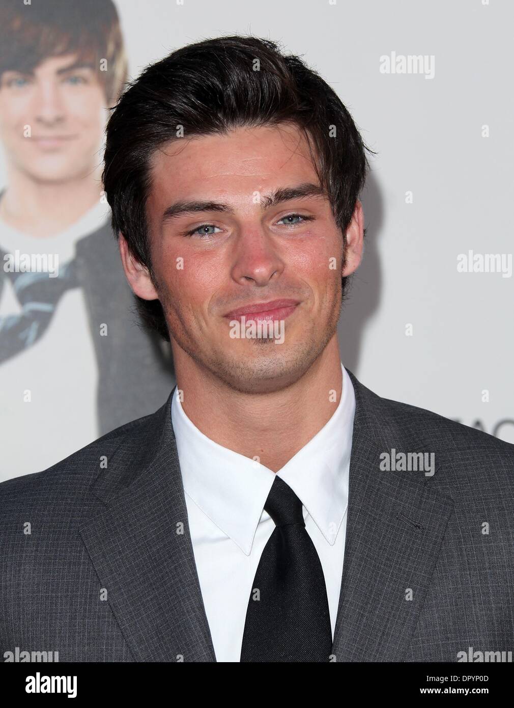 14. April 2009 - Hollywood, Kalifornien, USA - Schauspieler ADAM GREGORY ankommen, "17 Again" Los Angeles Premiere Premiere im Mann CHinese Theatre statt. (Kredit-Bild: © Lisa O'Connor/ZUMA Press) Stockfoto