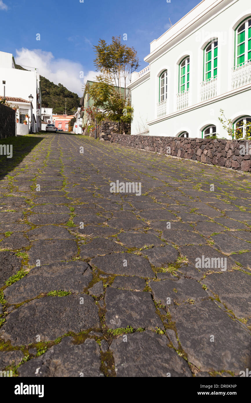 Altes Kopfsteinpflaster Hill Street in Mazo, La Palma, Kanarische Inseln, Spanien Stockfoto