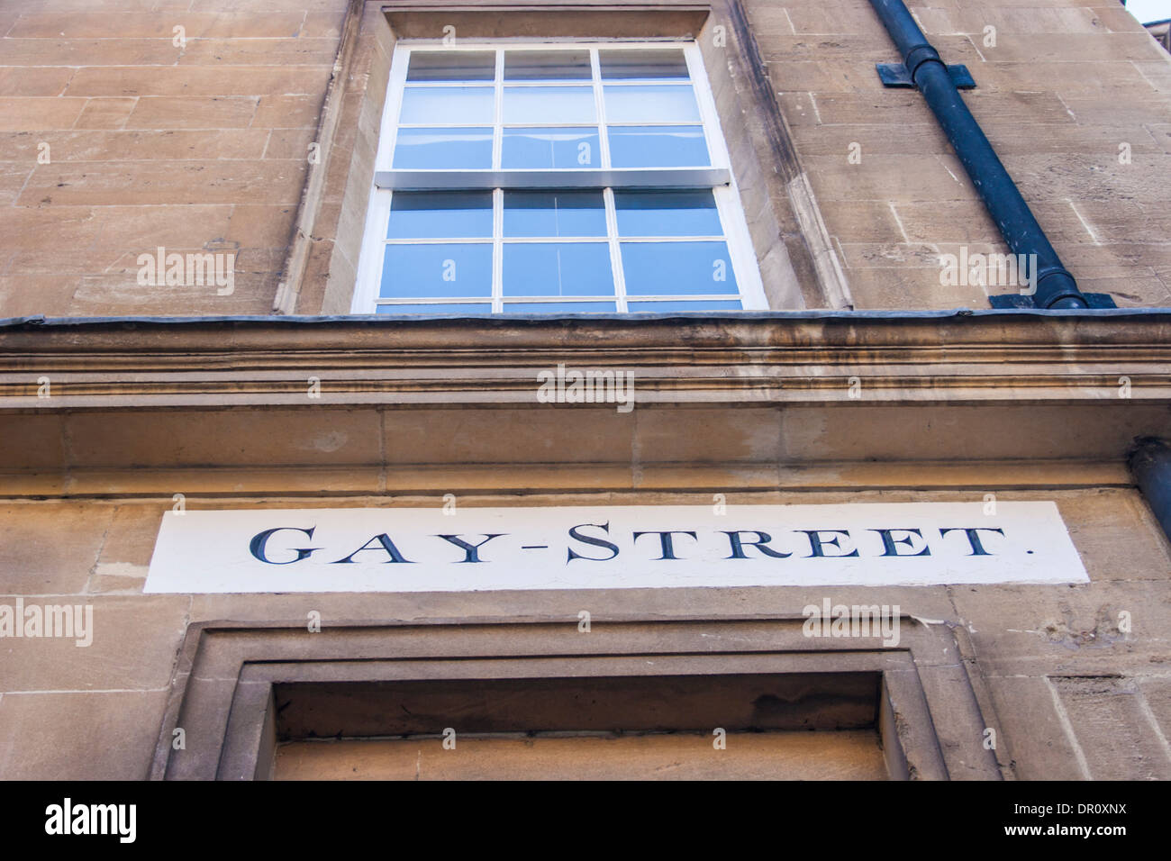 Bath City - Gay Street führt The Circus. Stockfoto