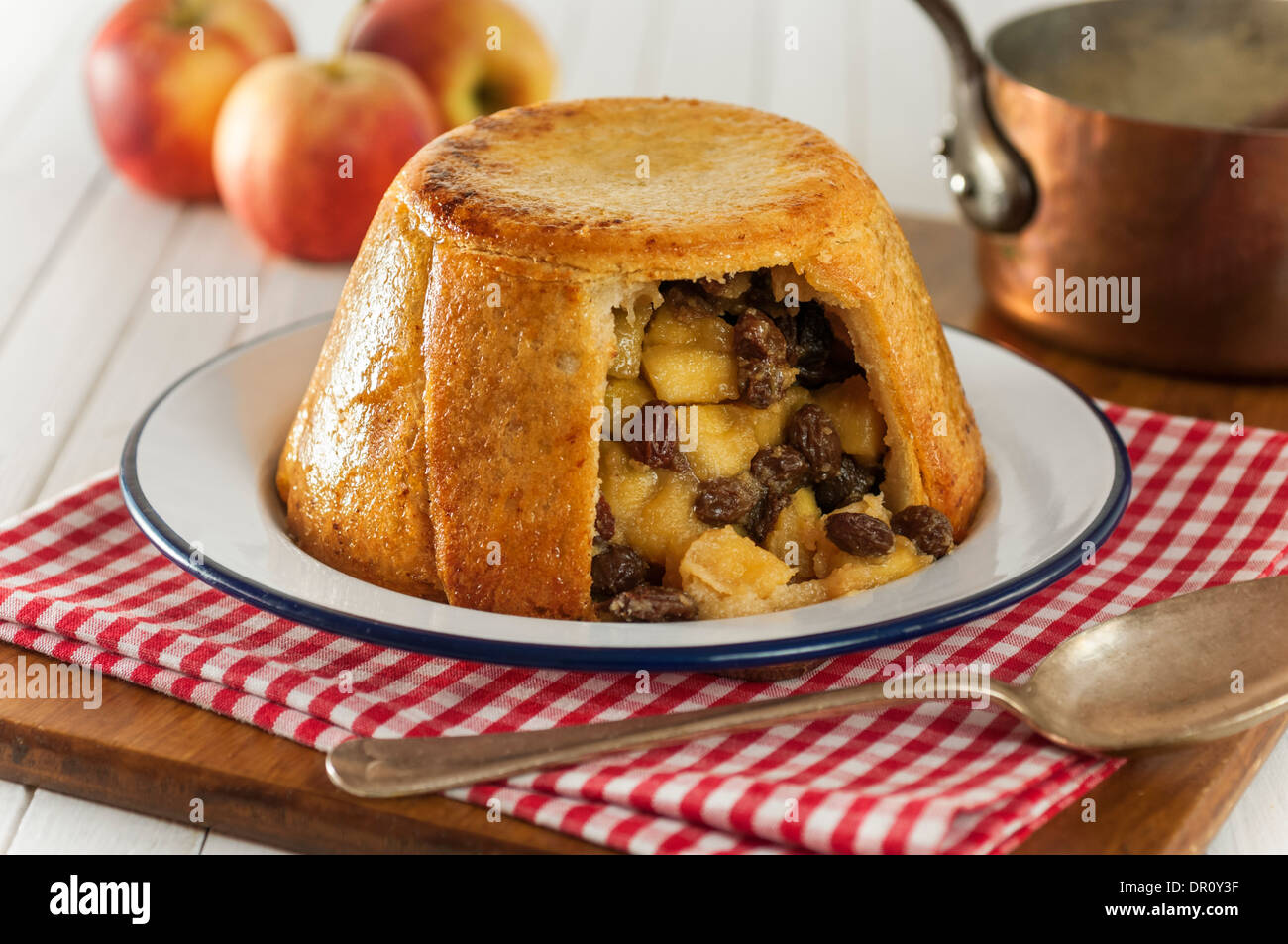 Apfel-Charlotte. Traditionelles dessert Stockfoto