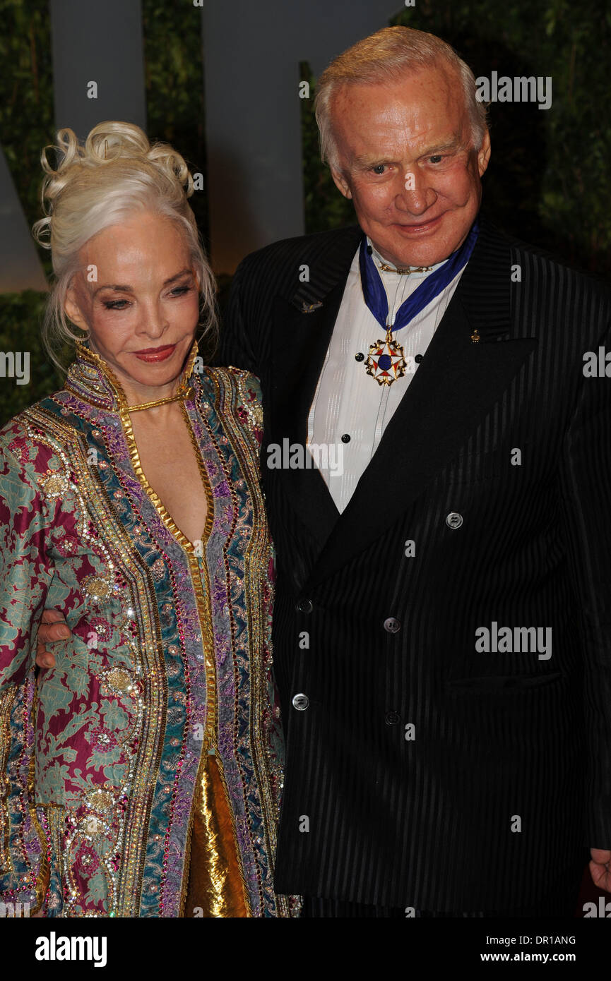 22. Februar 2009; West Hollywood, CA; USA; Mr. und Mrs Buzz Aldrin kommen für die Vanity Fair und nach der Party im Sunset Tower Hotel feiert den 81. Academy Awards. Rich Schmitt/ZUMA Press Stockfoto