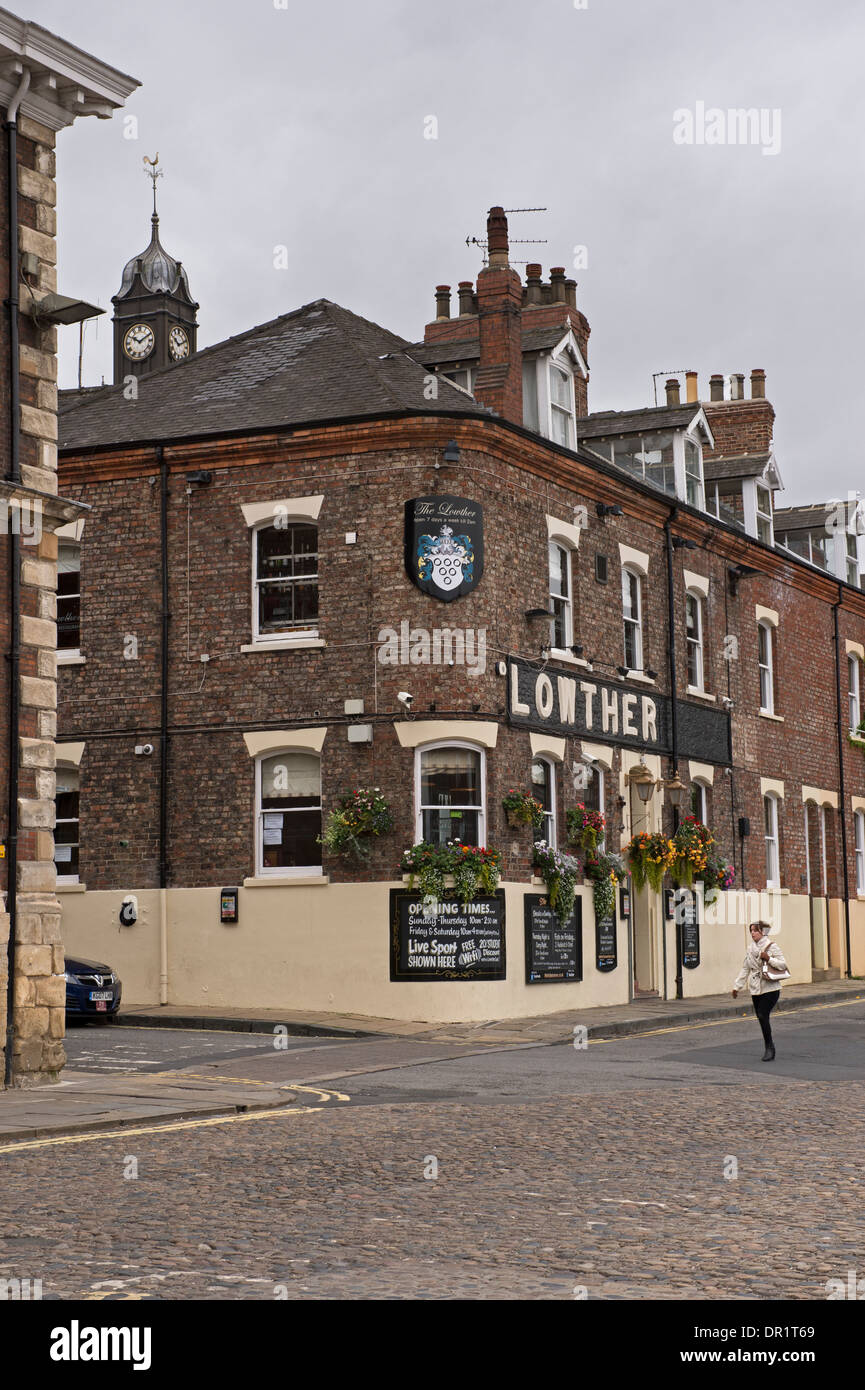 Äußere der Lowther, Backstein, traditionelle Pub, Restaurant & Pension in Riverside City center Lage - York, North Yorkshire, England, UK. Stockfoto