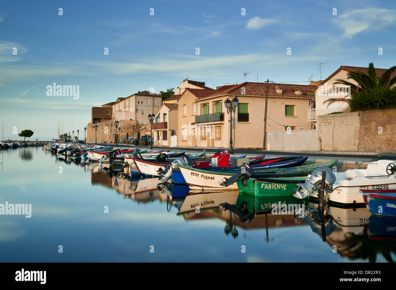 Petit Port des Gondeln von Mèze, Hérault, Languedoc Roussillon, Frankreich Stockfoto