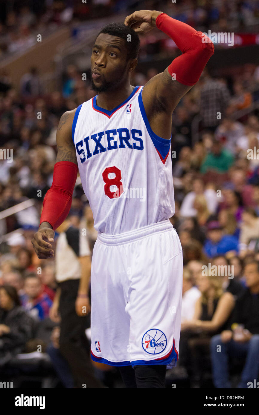 17. Januar 2014: Philadelphia 76ers schießen bewachen Tony Wroten (8) Kratzer den Kopf während der NBA-Spiel zwischen den Miami Heat und die Philadelphia 76ers im Wells Fargo Center in Philadelphia, Pennsylvania. Die Wärme gewinnen 101-86. Christopher Szagola/Cal-Sport-Medien Stockfoto