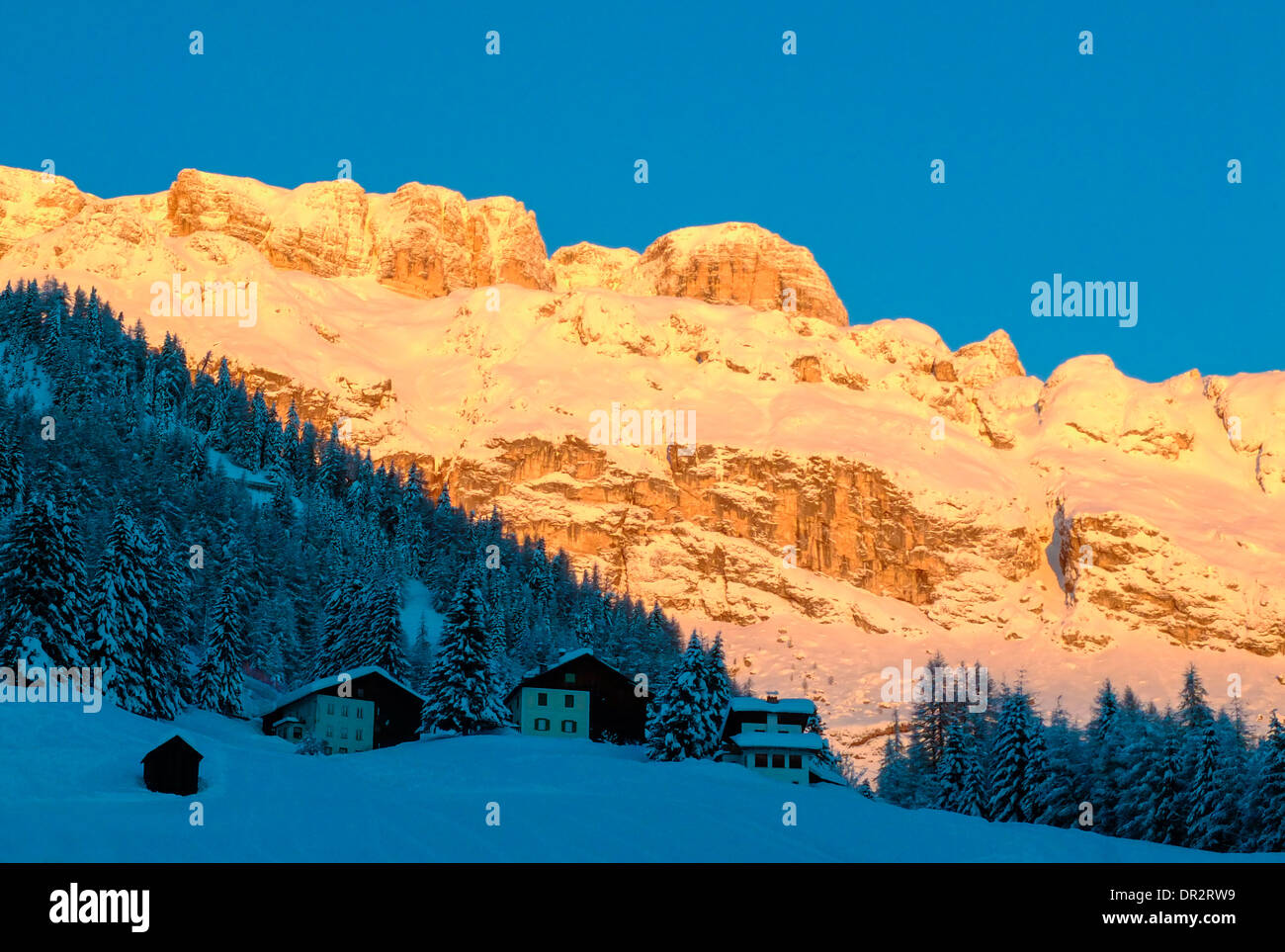 Sonnenaufgang in den Dolomiten Stockfoto