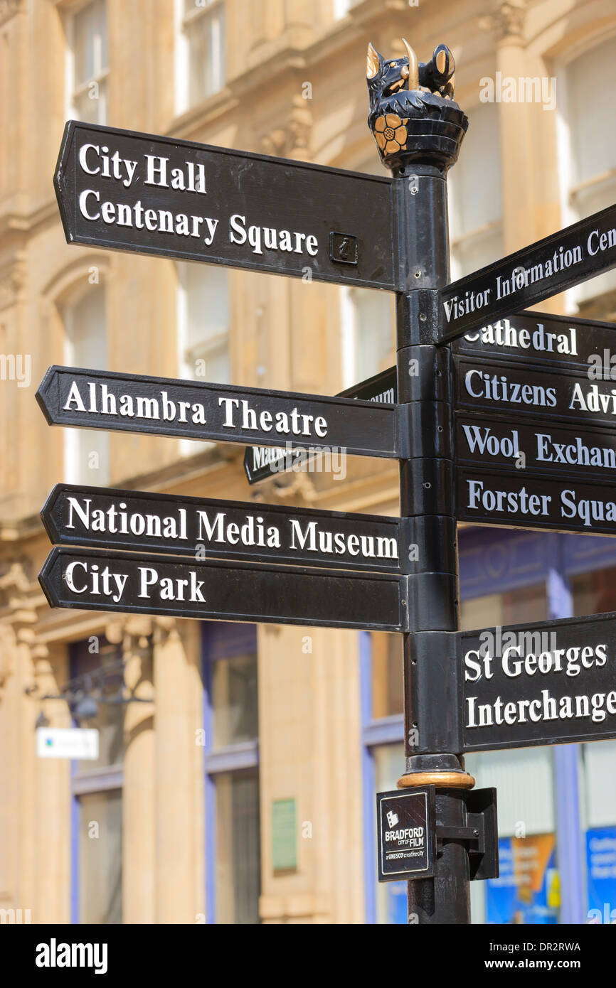 Richtungszeichen Bradford, West Yorkshire, England Stockfoto