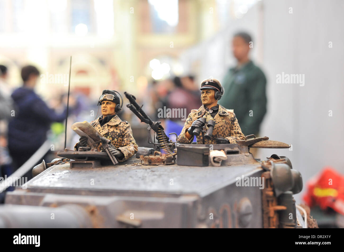 Alexandra Palace, London, UK. 18. Januar 2014. Ein Modell WW2 deutsche Panzer mit Soldaten in der Londoner Model Engineering Ausstellung. Bildnachweis: Matthew Chattle/Alamy Live-Nachrichten Stockfoto