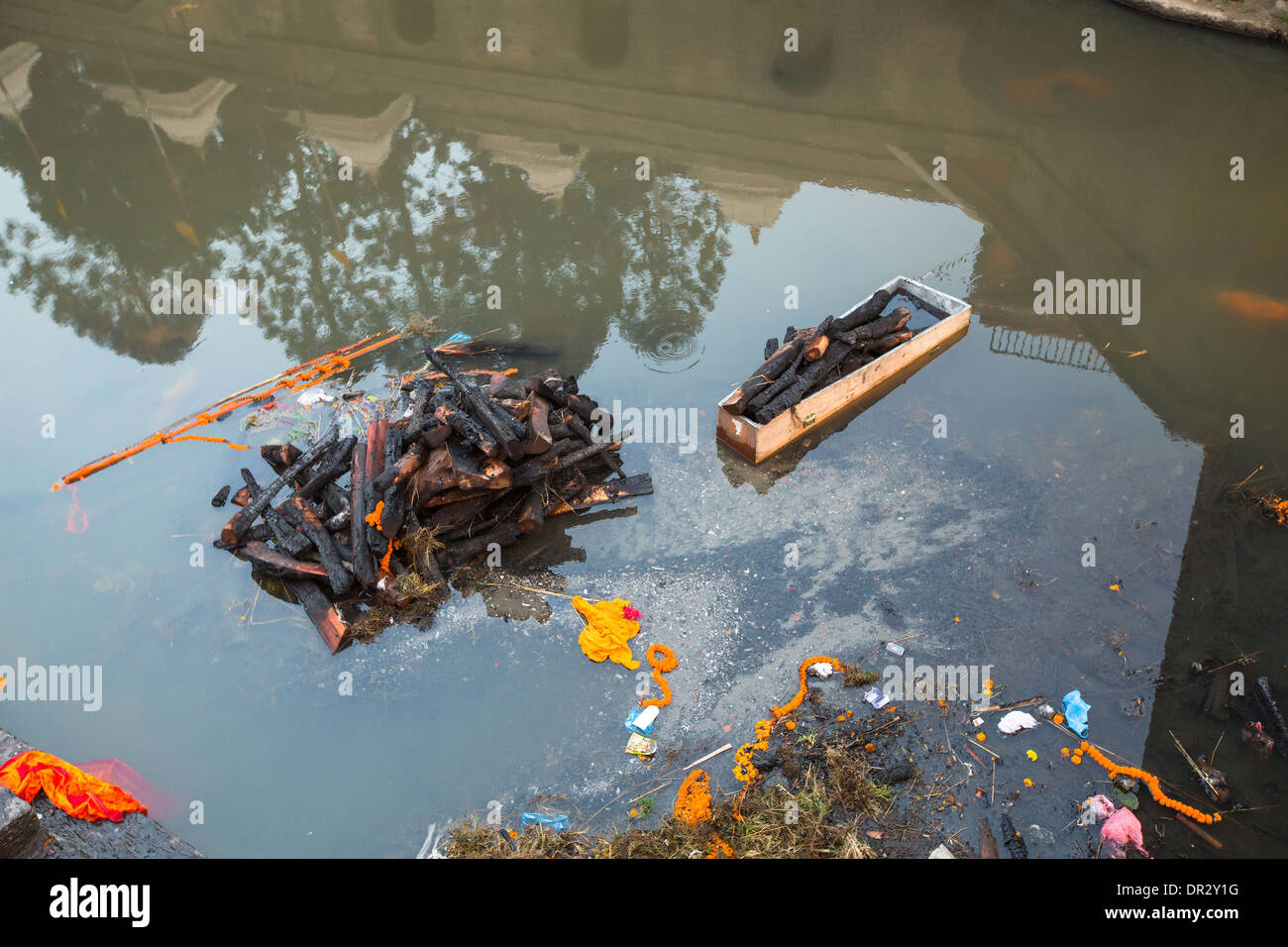Bagmati Fluss (Feuerbestattung Zeremonie) in Kathmandu, Nepal. Stockfoto