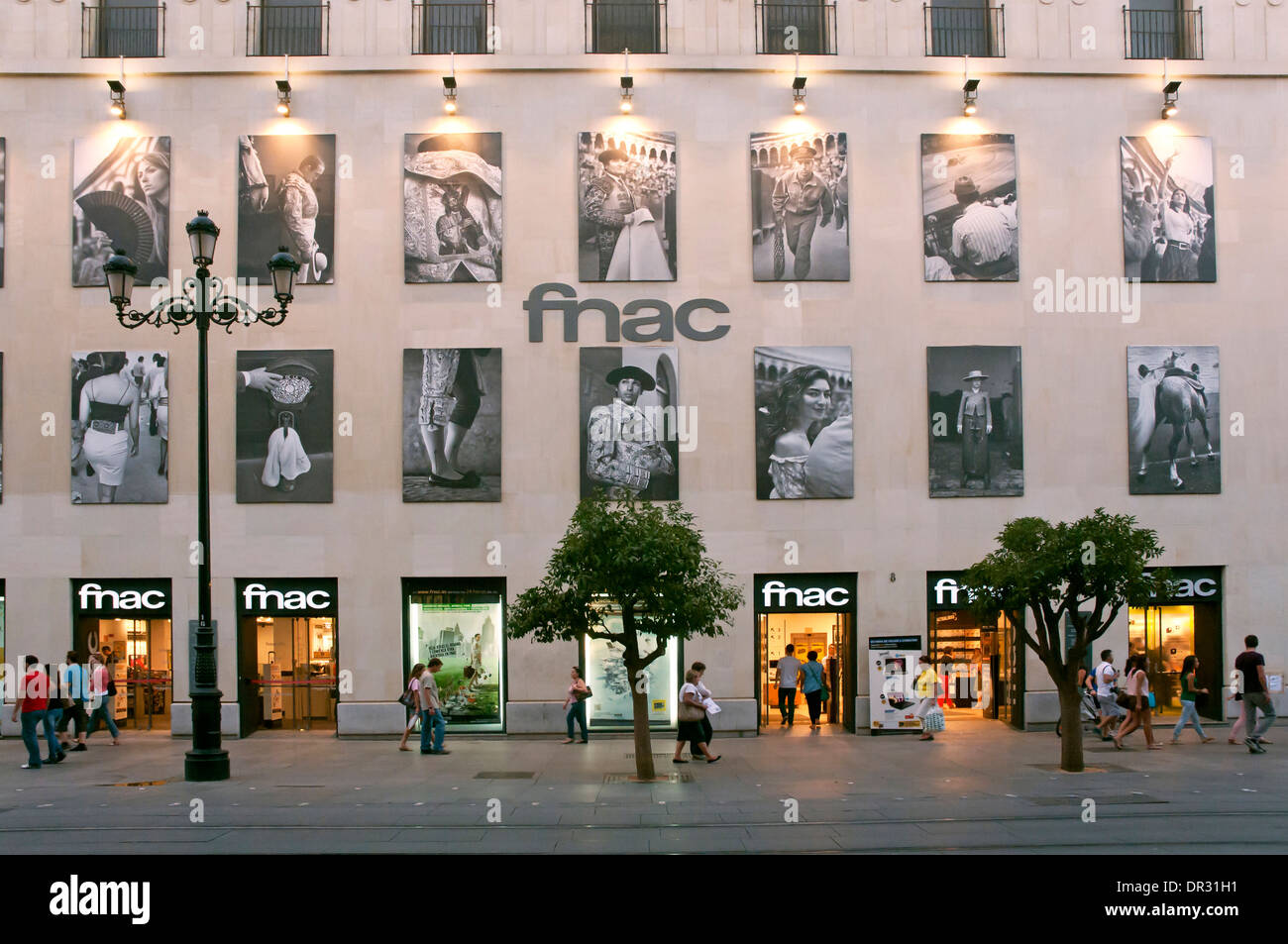 Stadtblick, FNAC Store, Sevilla, Region von Andalusien, Spanien, Europa Stockfoto