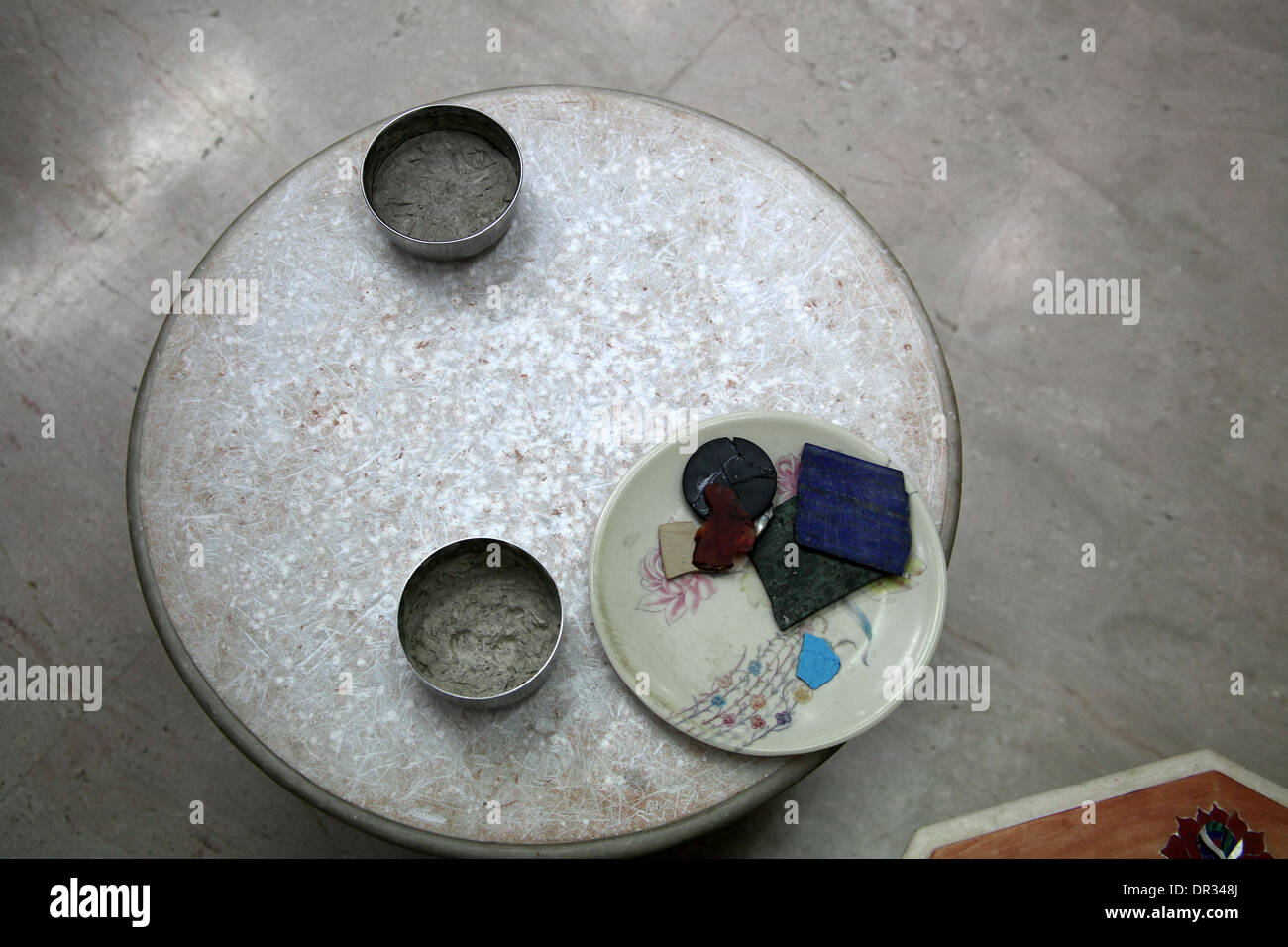 Kleber und Halbedelsteinen von Taj Mahal Handwerker verwendet Stockfoto