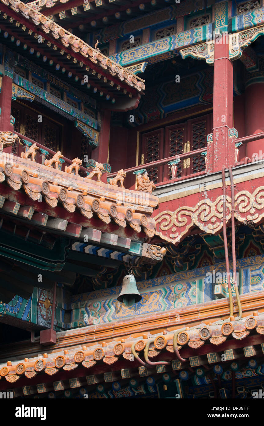 Dachdetails in Yonghe-Tempel, auch bekannt als Yonghe Lamasery oder einfach Lama-Tempel in Peking, China Stockfoto