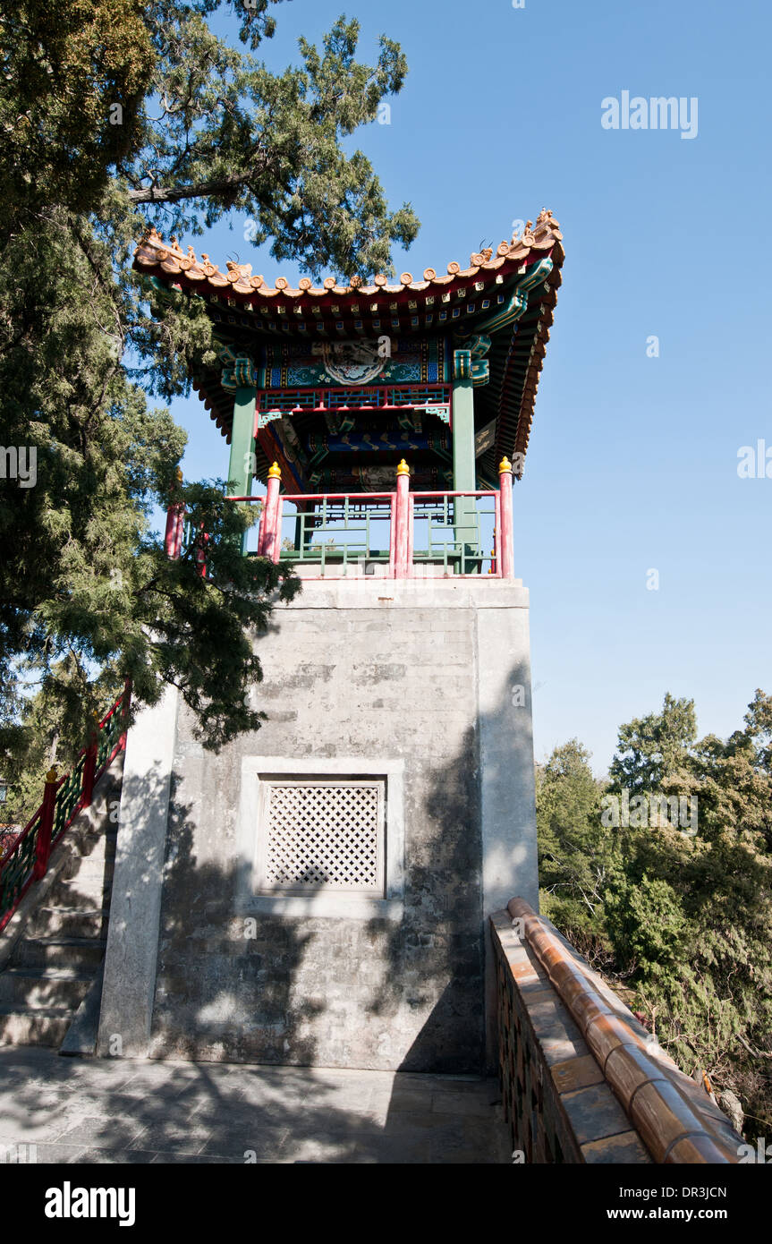 Kleinen Pavillon im buddhistischen Yong'An (Tempel des ewigen Friedens) im Beihai-Park, Beijing Stockfoto