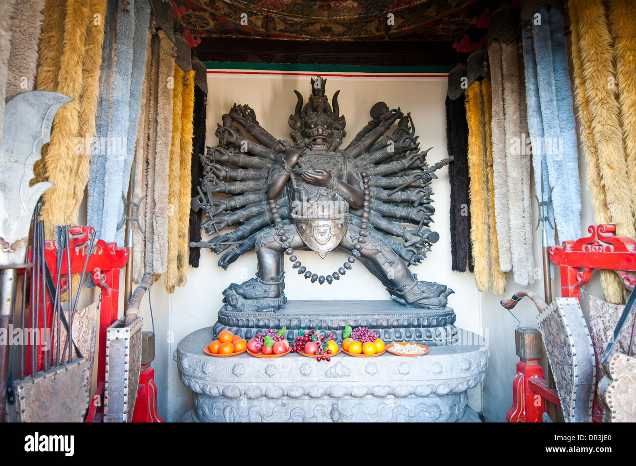 Yamantaka Gott Statue im Pavillon Sanin (wohlwollende Stimme), Yong'An (Everlasting Friedenstempel) im Beihai-Park, Beijing Stockfoto