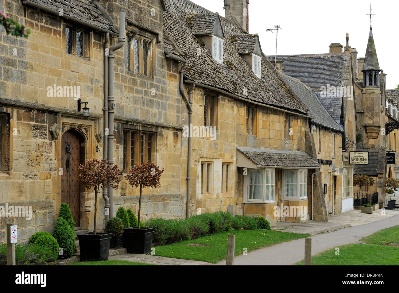 Traditionellen Cotswold Steinhäuser,, High Street, Broadway, Cotswolds, Worcestershire, England, Vereinigtes Königreich, UK, Europa Stockfoto