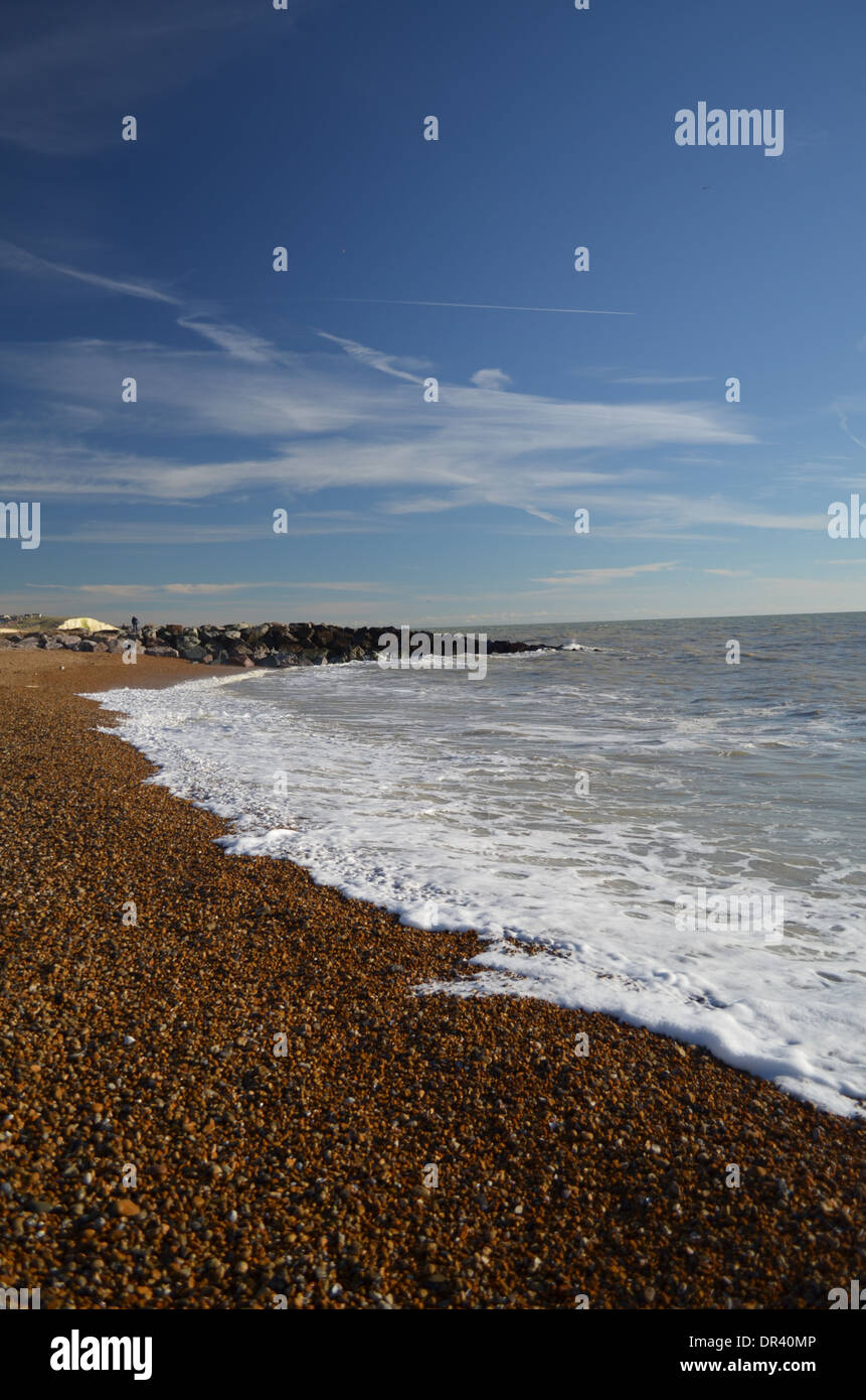 Ostküste Englands zwischen Brighton und Seaford.Seven Schwestern Kreidefelsen im Hintergrund. Stockfoto