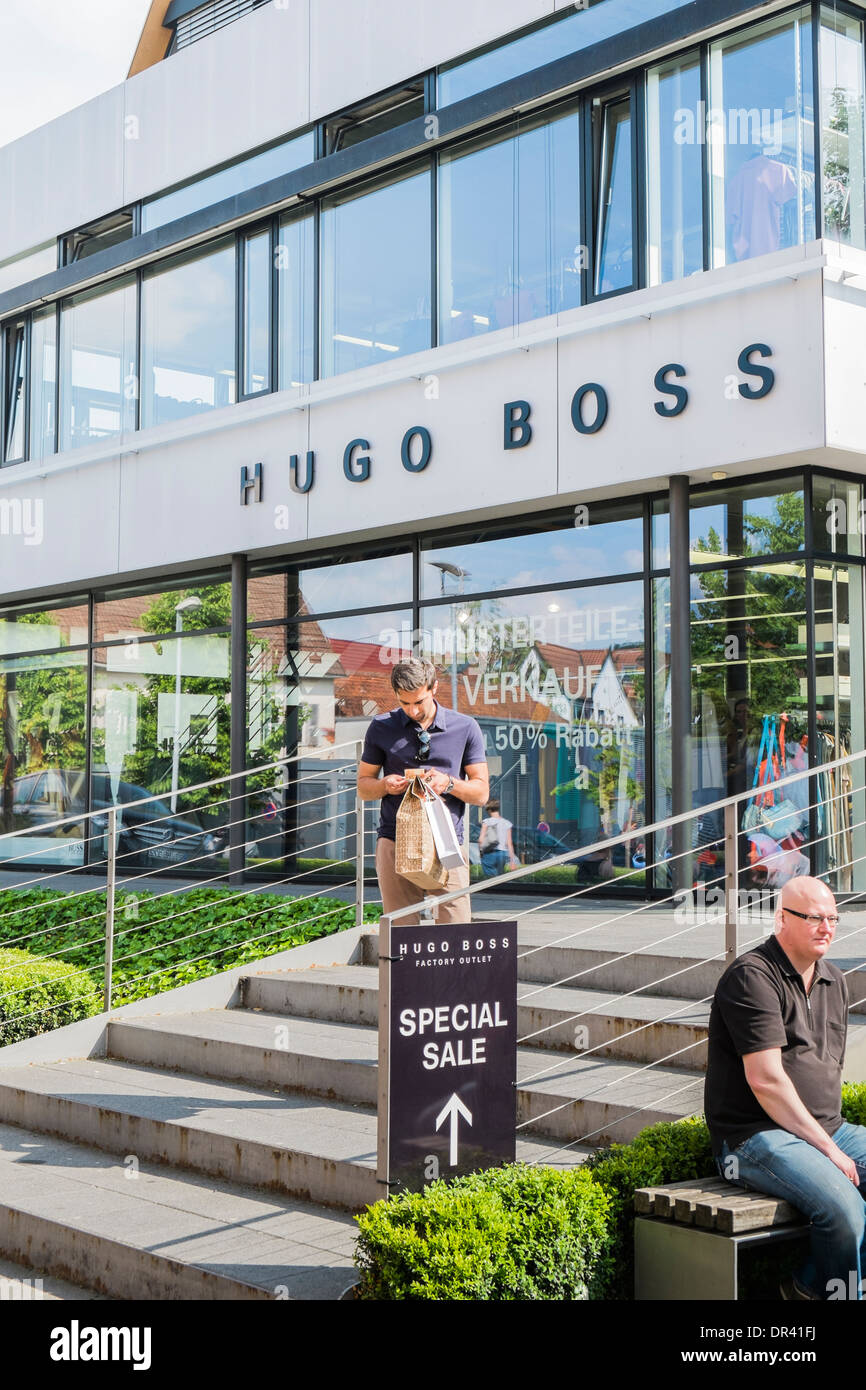 Hugo Boss Probe Verkauf Outlet auf dem Gelände der Outlet Stadt, Metzingen,  Baden-Württemberg, Deutschland Stockfotografie - Alamy