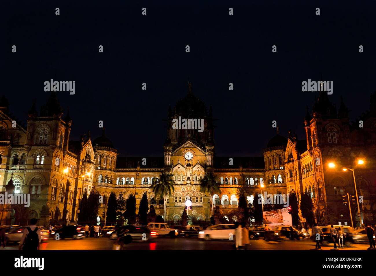 Nachtansicht des Bahnhofs Victoria, Mumbai, Indien Stockfoto