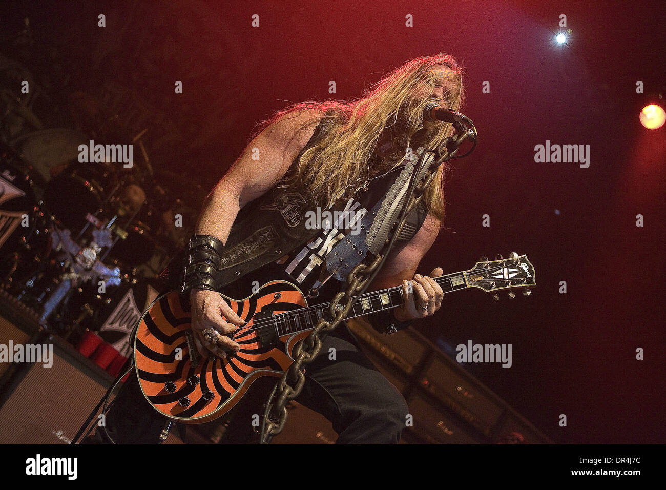 4. April 2009 - Toronto, Ontario, Kanada - ZAKK WYLDE von Black Label Society führt eines ihrer Lieder auf den Sound Academy in Toronto. (Kredit-Bild: © Steve Dachgaube/Southcreek EMI/ZUMA Press) Stockfoto