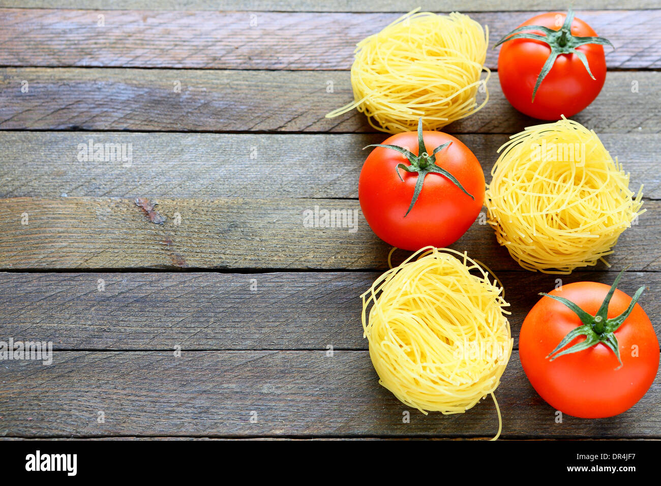 Teigwaren und frischen Tomaten, Essen Stockfoto