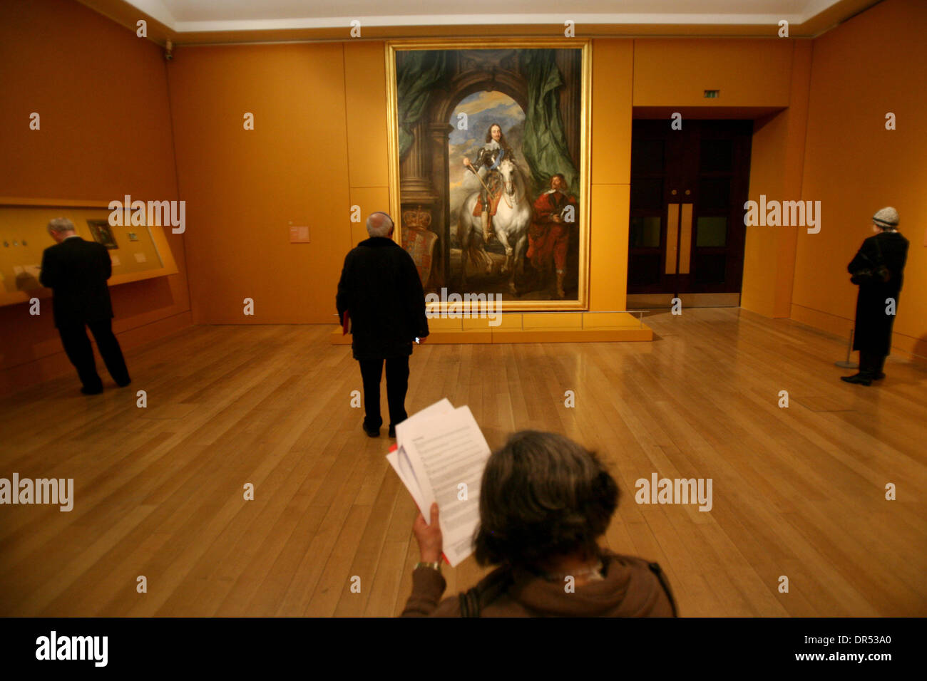 16. Februar 2009 - London, England, Vereinigtes Königreich - eine Presse für "Van Dyck und Großbritannien" an der Tate Britain London anzeigen.  Sir Anthony Van Dyck (1599-1641) war der größte Maler im 17. Jahrhundert Großbritannien. Obwohl in Flandern ausgebildet wurde, hatte er einen enormen Einfluss auf britischen kulturellen Lebens als der wichtigste Maler am König Charles I scheinbar elegante Hof, wo seine Auswirkung ähnlich dem des Ha war Stockfoto