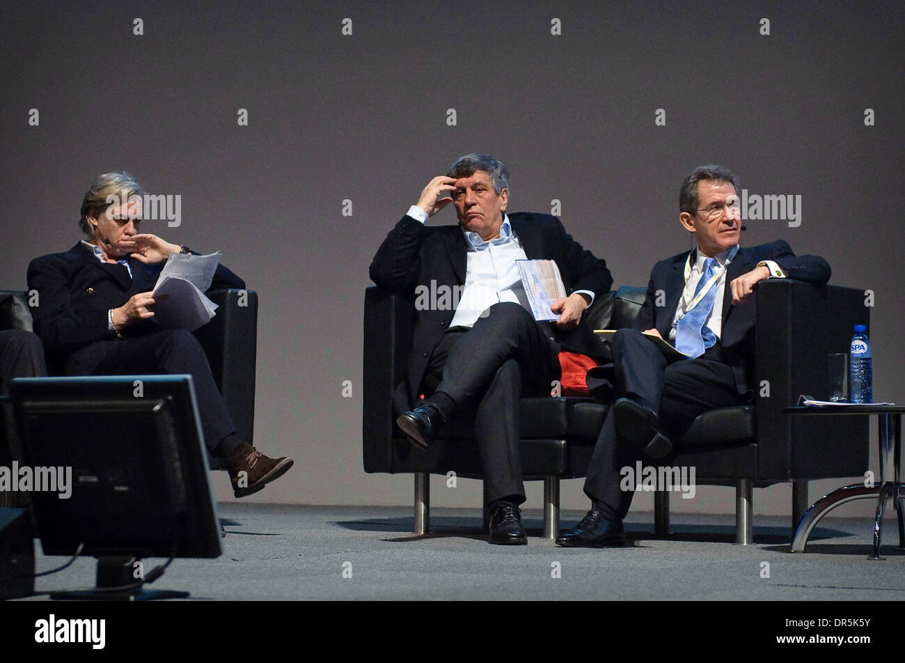 17. März 2009 - Brüssel, Belgien - BOB GELDOF (L) und ehemaligen BP-Chef, LORD BROWNE (R) bei Biokraftstoffen Märkte Weltkongress. (Kredit-Bild: © Wiktor Dabkowski/ZUMA Press) Stockfoto