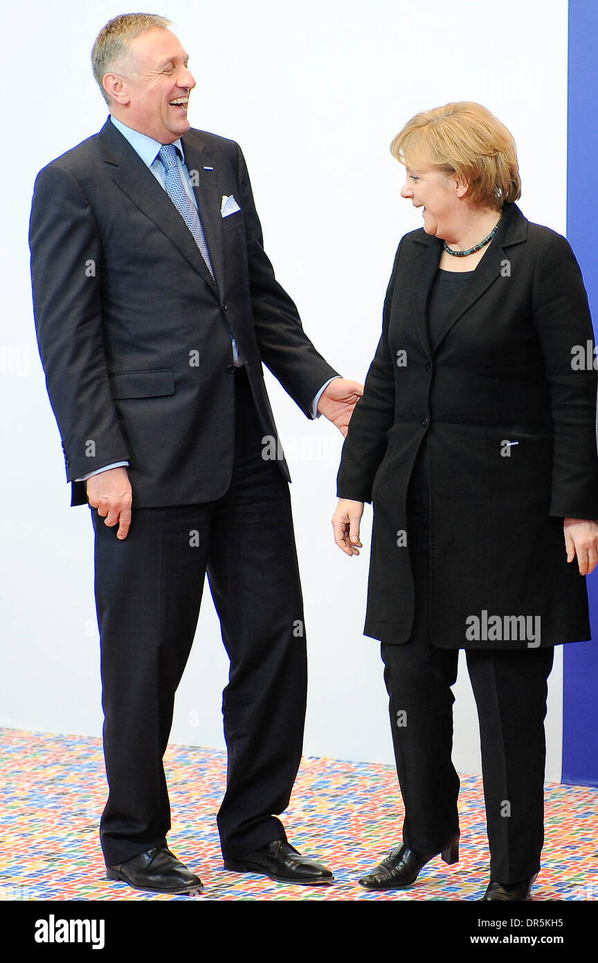 19. März 2009 treffen - Brüssel, Belgien - tschechische Ministerpräsident MIREK TOPOLANEK (links) und die deutsche Bundeskanzlerin ANGELA MERKEL (rechts) vor dem Gipfeltreffen der Europäischen Union. (Kredit-Bild: © Wiktor Dabkowski/ZUMA Press) Stockfoto