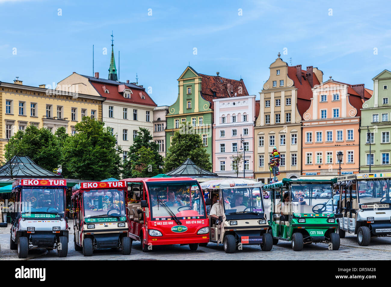 Elektrische touristischen Buggys im Breslauer Platz Salzmarkt oder Plac Solny. Stockfoto