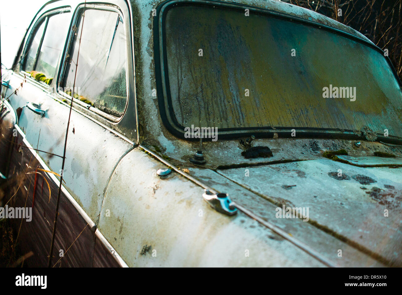 verlassene Retro-Auto Stockfoto