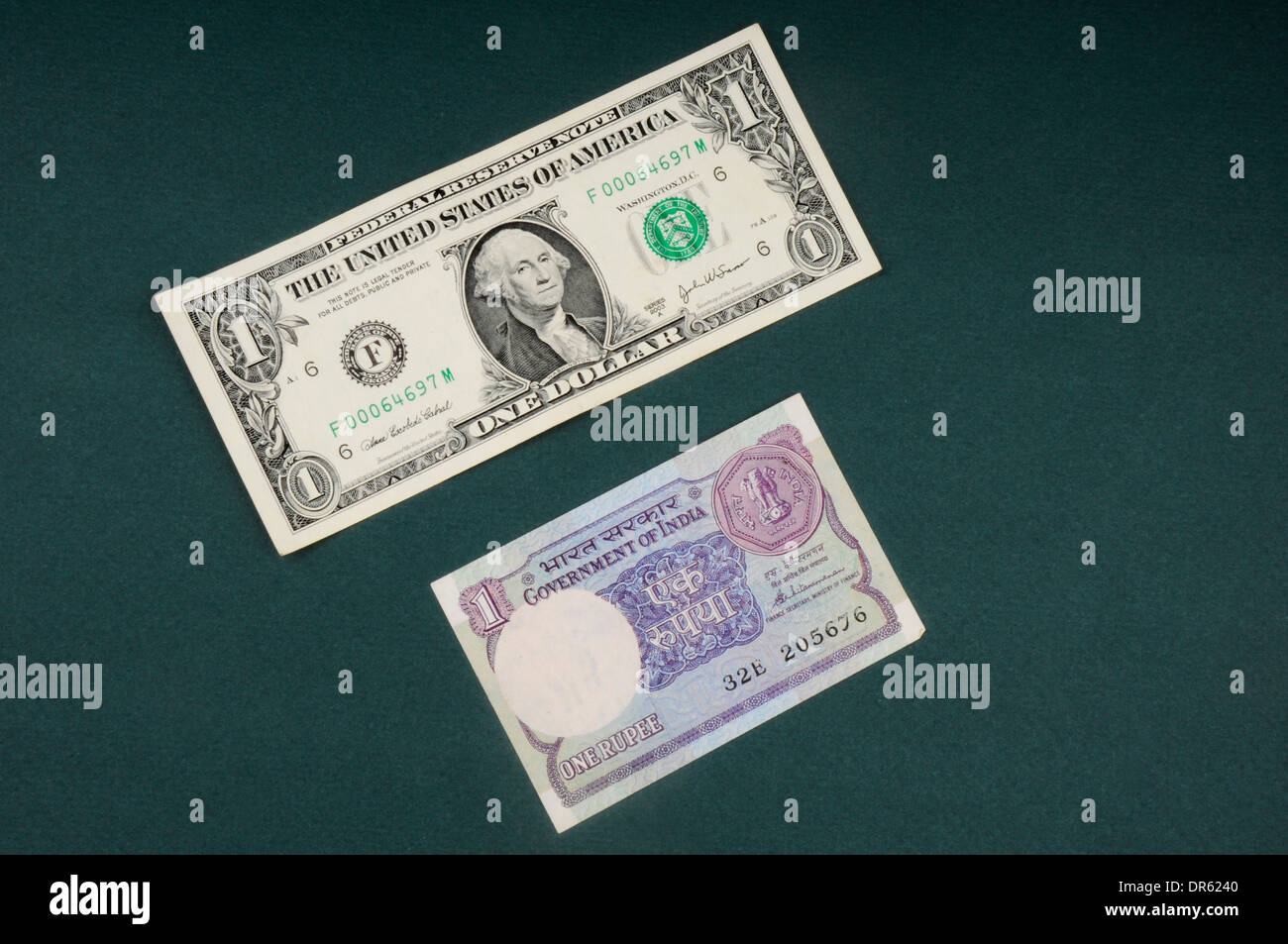 Indische Rupie Hinweis und US-Dollar Stockfoto