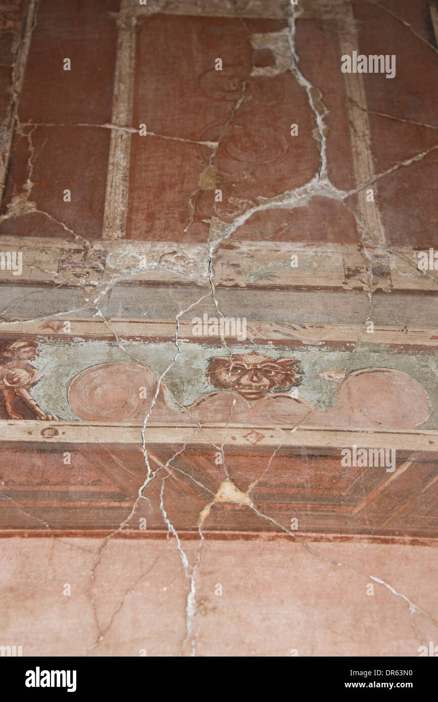 Italien, Herculaneum. Stadt bedeckt in Asche, als bunte Originalfresken 79 n. Chr. Vesuv ausbrach. Stockfoto