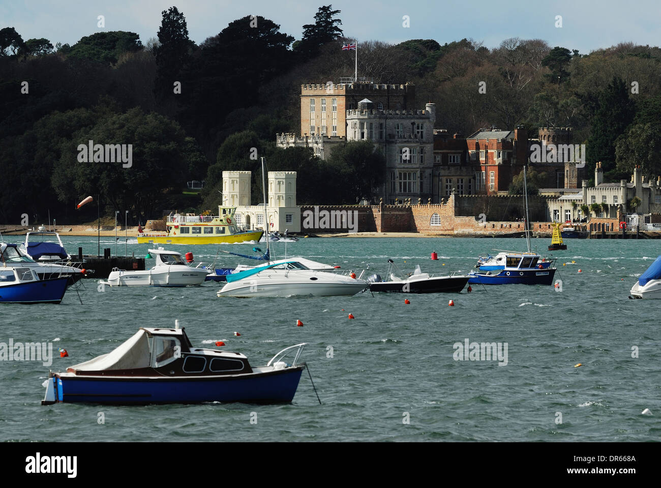 Ein Blick auf Brownsea Island in Poole Harbour Dorset UK Stockfoto
